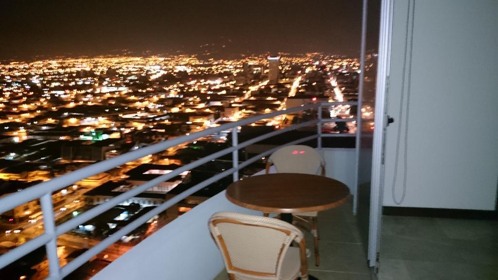 Aparthotel Torres Paseo Colon Apartamento à San José Chambre photo